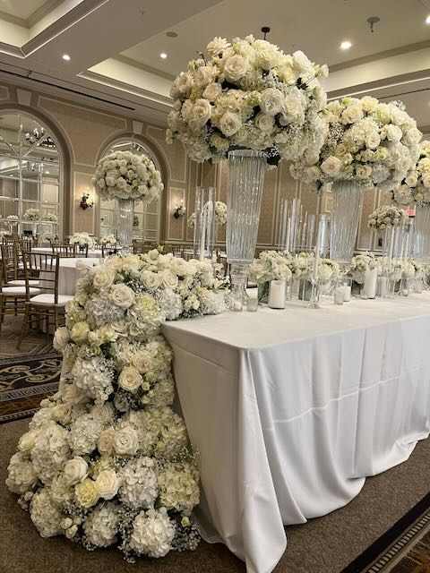 Elegant Floral Wedding Decor